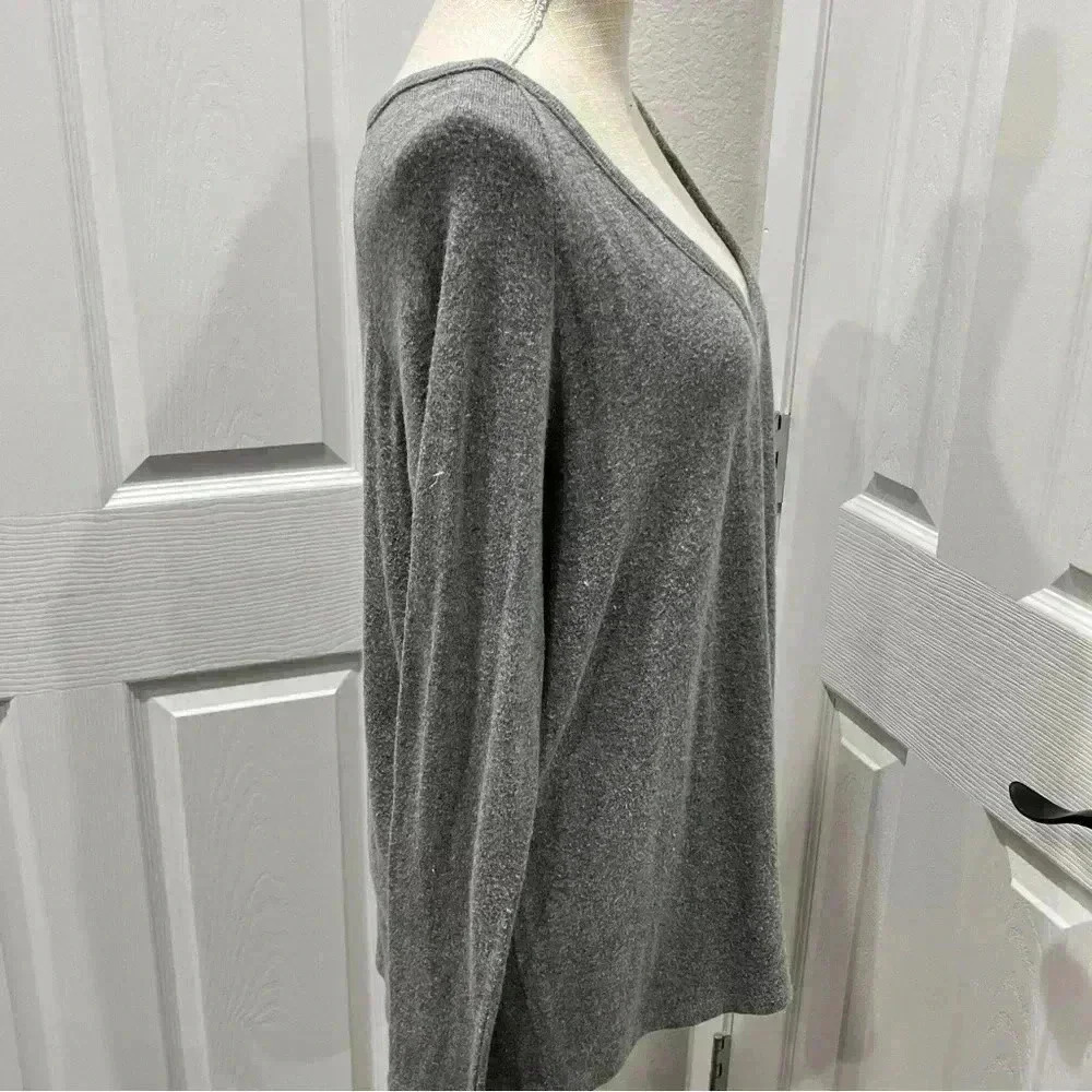 Brandy Melville Wool V-neck gray sweater oversized one size fits most - Picture 2 of 7